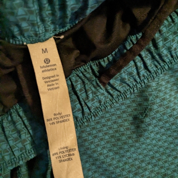 Lululemon Mens Surge shorts size M - Picture 4 of 5